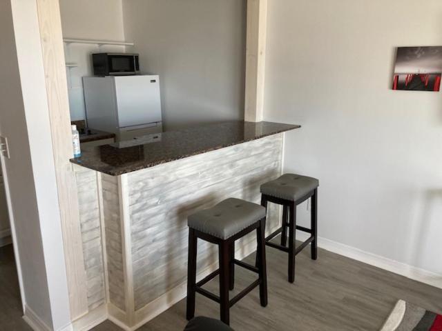 Sebastian Gardens Inn & Suites Екстериор снимка