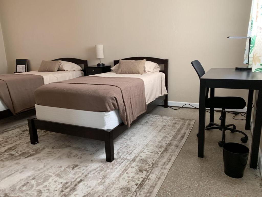 Sebastian Gardens Inn & Suites Екстериор снимка
